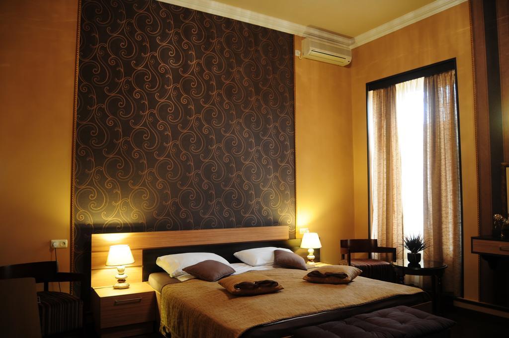 Azoyan Guest House Γιερεβάν Δωμάτιο φωτογραφία