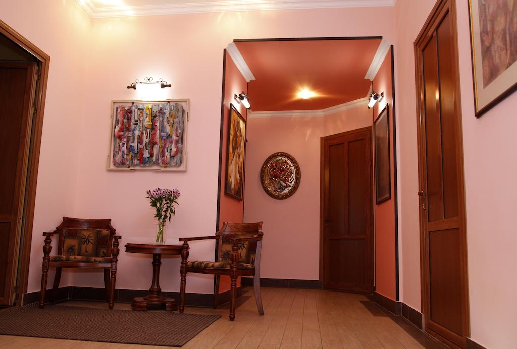 Azoyan Guest House Γιερεβάν Εξωτερικό φωτογραφία
