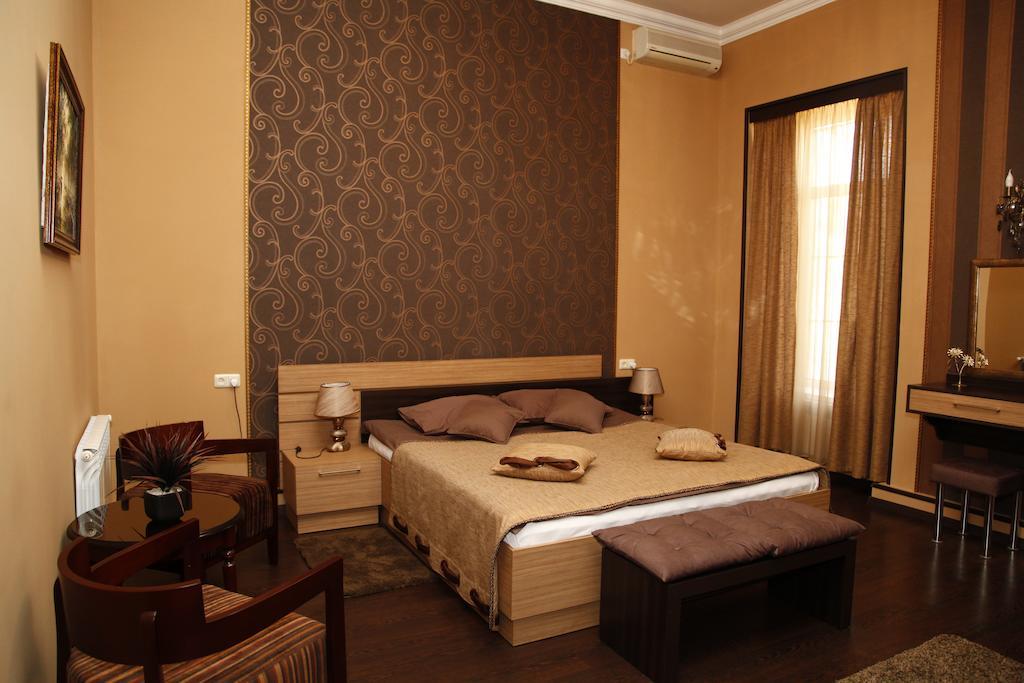 Azoyan Guest House Γιερεβάν Δωμάτιο φωτογραφία